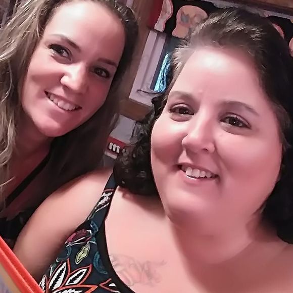 Meet your Posher, Laura - Picture 1 of 1